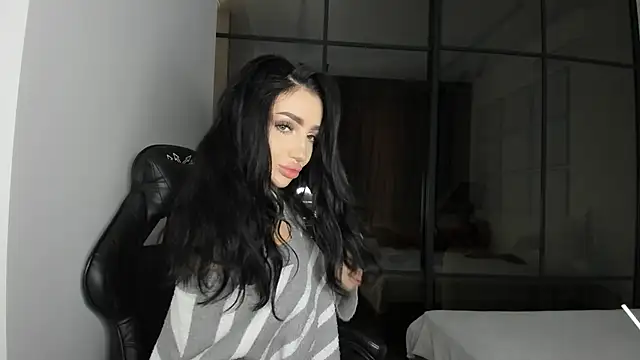 NancyLovee  online show from 09/18/25, 10:28