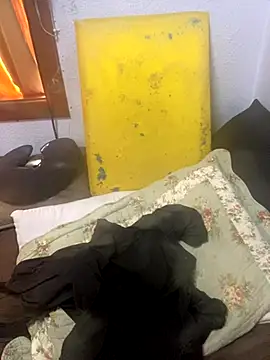 Snapshot of gloria7v05 chatting on 11/11/25, 12:38 gloria7v05 online show from 11/11/25, 12:38