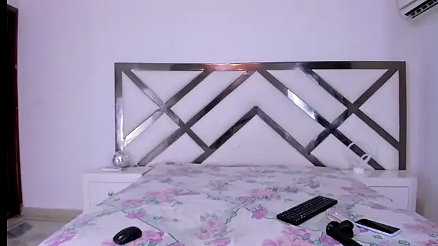 Snapshot of aishasounders chatting on 12/01/24, 11:04 aishasounders online show from 12/01/24, 11:04