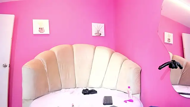 Snapshot of aishasounders chatting on 12/11/24, 07:36 aishasounders online show from 12/11/24, 07:36