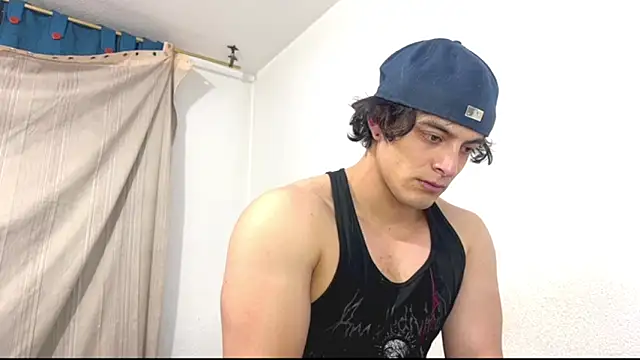 Snapshot of logan_x3 chatting on 06/06/26, 04:28 logan x3 online show from 06/06/26, 04:28