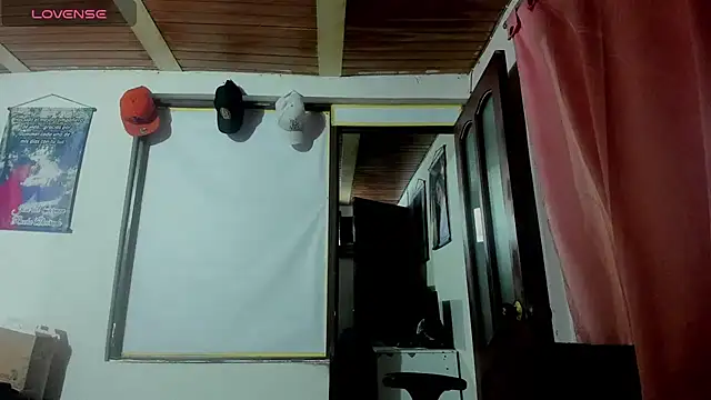 Snapshot of Nenita_Hot_ chatting on 10/09/25, 01:25 Nenita Hot online show from 10/09/25, 01:25