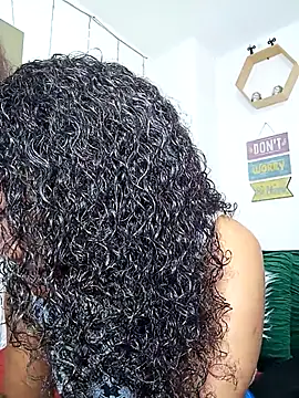 Snapshot of gianna_smith chatting on 10/30/25, 10:10 gianna smith online show from 10/30/25, 10:10