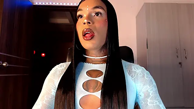 Snapshot of mistressbigcock777 chatting on 04/25/26, 06:38 mistressbigcock777 online show from 04/25/26, 06:38