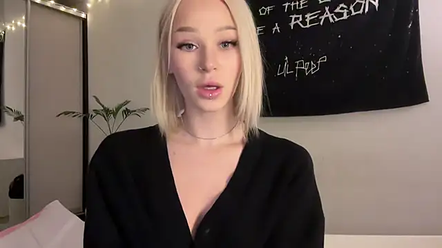 ur molly online show from 04/27/26, 01:42