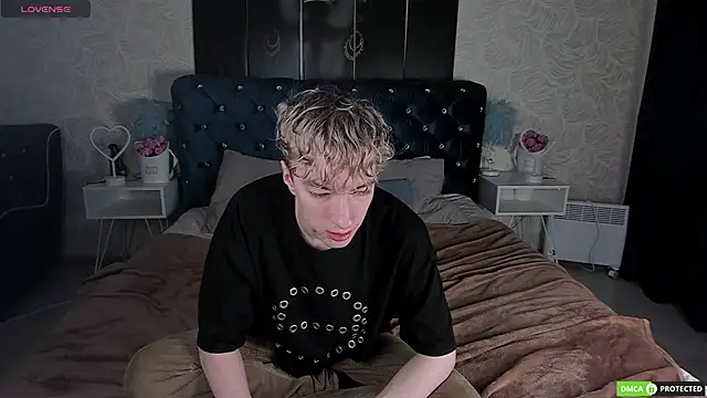 TrevorBenson online show from 12/05/25, 03:04