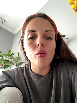 Snapshot of AmiLavs chatting on 11/18/25, 07:24 AmiLavs online show from 11/18/25, 07:24