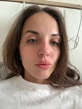 Snapshot of AmiLavs chatting on 11/20/25, 06:35 AmiLavs online show from 11/20/25, 06:35