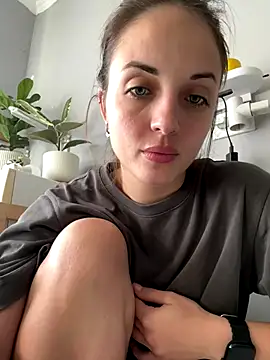 Snapshot of AmiLavs chatting on 11/22/25, 10:58 AmiLavs online show from 11/22/25, 10:58