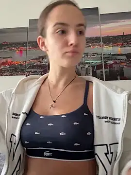 EmilyWi  online show from 10/06/25, 02:47