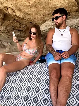 Snapshot of MrAndMrsSavage chatting on 09/30/25, 08:08 MrAndMrsSavage online show from 09/30/25, 08:08