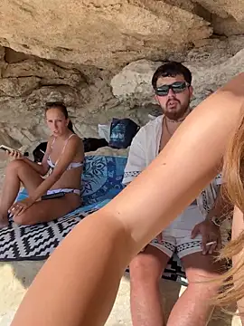 Snapshot of MrAndMrsSavage chatting on 10/13/25, 12:05 MrAndMrsSavage online show from 10/13/25, 12:05