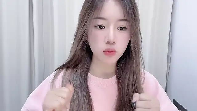 chloe-01 online show from 12/09/24, 12:19