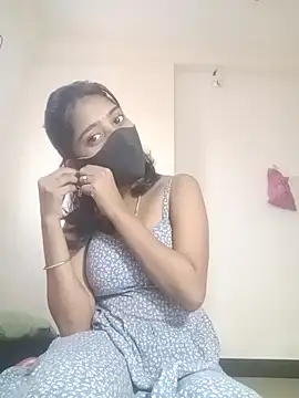 Snapshot of HotKhushi13 chatting on 01/05/25, 06:35 HotKhushi13 online show from 01/05/25, 06:35