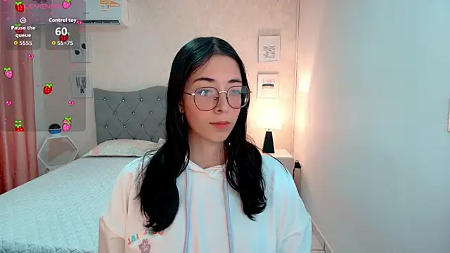 Snapshot of brooklove_doll chatting on 09/23/25, 01:52 brooklove doll online show from 09/23/25, 01:52