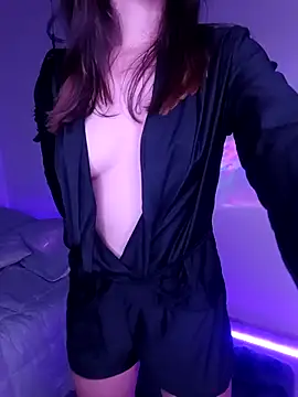sophie kimura  online show from 02/20/25, 02:51