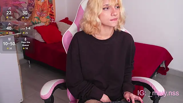 HiScarlett online show from 09/23/25, 12:30