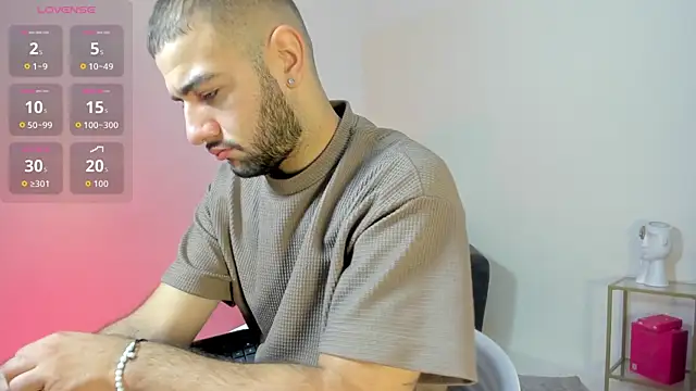 MaximusDick1  online show from 07/27/26, 12:12