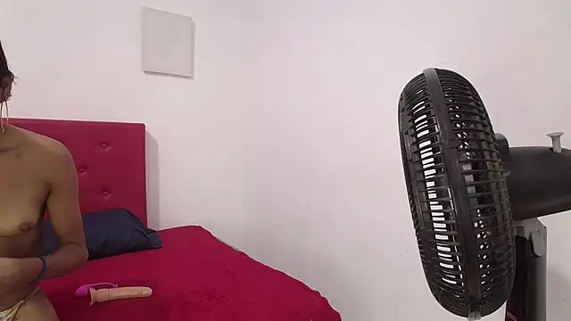 issa kitty online show from 01/21/25, 07:50