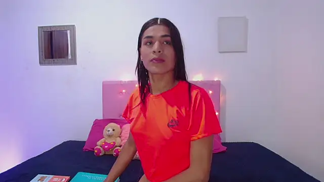 issa kitty online show from 02/22/25, 02:41