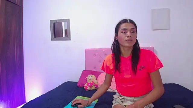 issa kitty online show from 02/22/25, 08:09