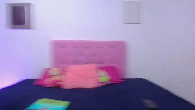 issa kitty online show from 03/04/25, 11:00