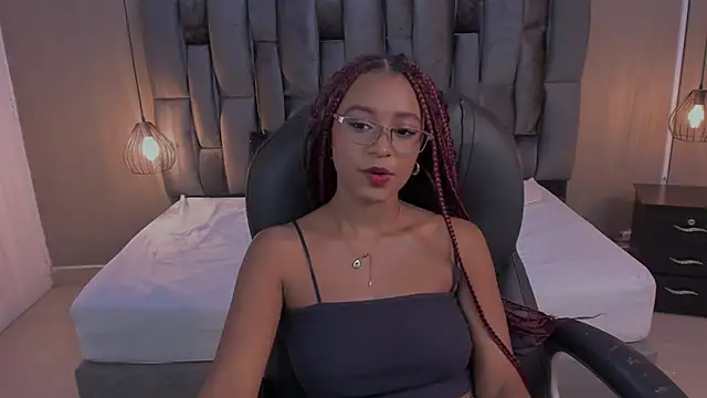 Lorena Vieira  online show from 03/02/25, 08:07