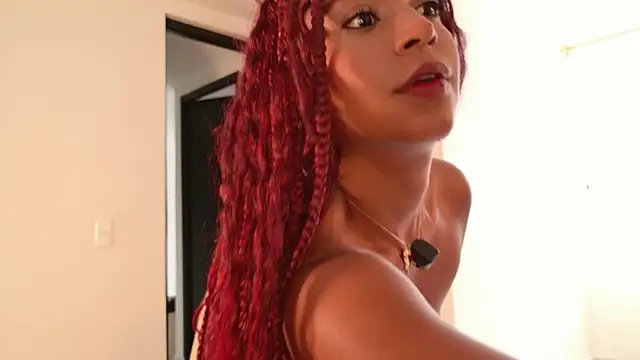 Lorena Vieira  online show from 10/17/25, 05:48