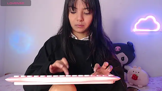 Snapshot of sofi_soft_ chatting on 11/11/25, 06:08 sofi soft online show from 11/11/25, 06:08