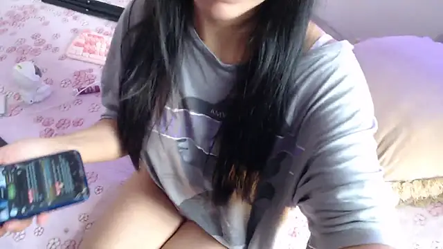 Snapshot of sofi_soft_ chatting on 12/17/25, 07:09 sofi soft online show from 12/17/25, 07:09