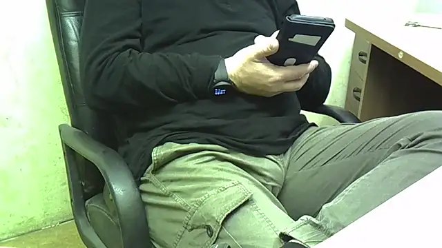 Snapshot of nikdov3 chatting on 02/12/26, 05:02 nikdov3 online show from 02/12/26, 05:02