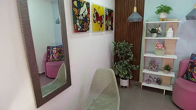 Snapshot of Dalila_Sky chatting on 12/14/25, 11:04 Dalila Sky online show from 12/14/25, 11:04