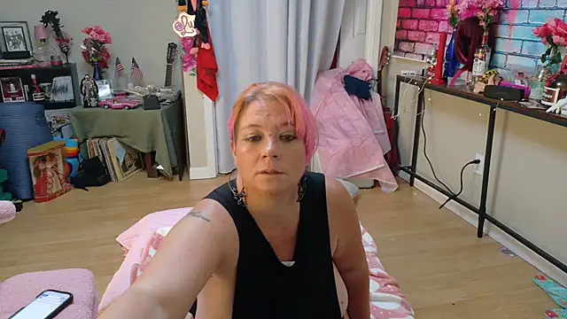 Luna1984 online show from 10/01/25, 07:31