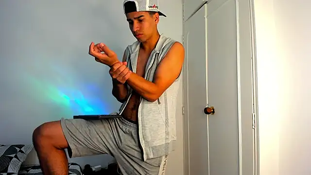 Snapshot of andy_0018 chatting on 01/27/25, 05:04 andy 0018 online show from 01/27/25, 05:04