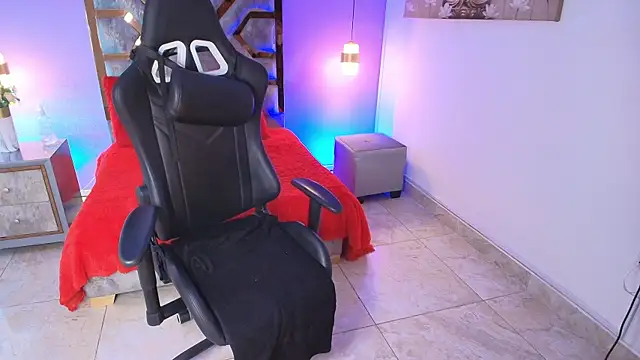 Snapshot of BRITHANY_SPARK chatting on 11/07/25, 04:01 BRITHANY SPARK online show from 11/07/25, 04:01