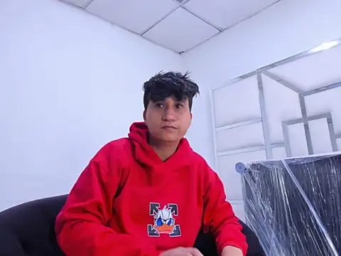 Im Milan Rs online show from 09/26/25, 04:05