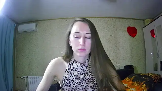 --Model--2 online show from 12/08/24, 12:29