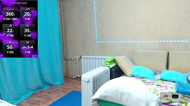 --Model--2 online show from 02/13/25, 07:52