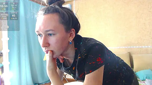 --Model--2 online show from 03/13/25, 10:21