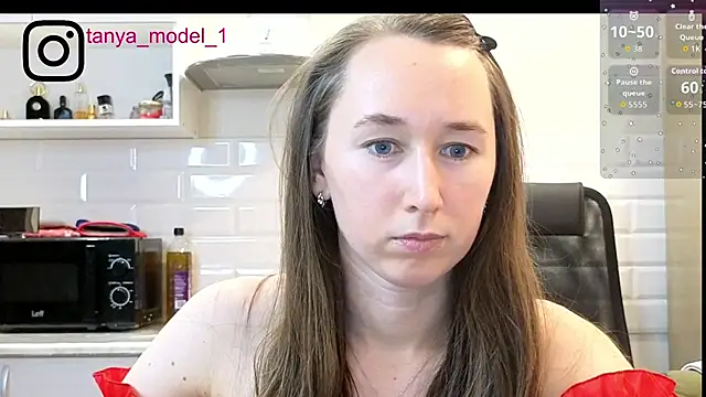 Snapshot of --Model--2 chatting on 10/26/25, 10:47 --Model--2 online show from 10/26/25, 10:47