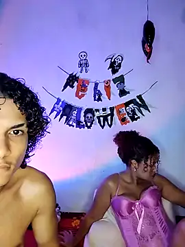 Snapshot of CasalAkira chatting on 10/24/25, 01:35 CasalAkira online show from 10/24/25, 01:35