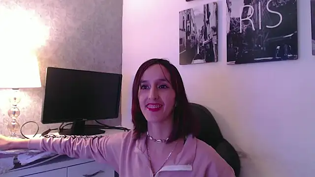 Ambar Roux  online show from 01/12/25, 01:58