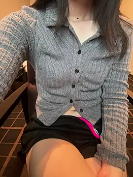 Snapshot of Mei_0906 chatting on 06/28/26, 04:18 Mei 0906 online show from 06/28/26, 04:18