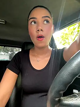 Snapshot of _Luana chatting on 11/10/25, 05:56 Luana online show from 11/10/25, 05:56