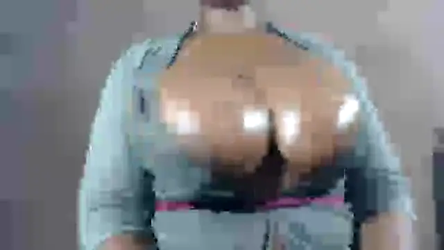 Snapshot of boobassymom chatting on 04/19/26, 03:06 boobassymom online show from 04/19/26, 03:06