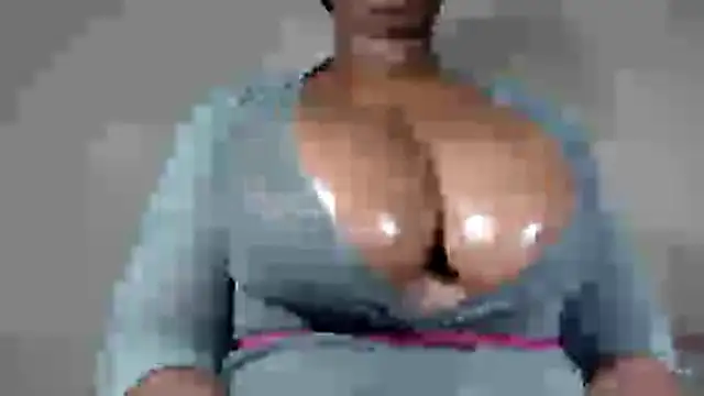 Snapshot of boobassymom chatting on 05/16/26, 04:31 boobassymom online show from 05/16/26, 04:31
