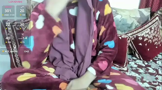 Snapshot of Reika_01 chatting on 12/08/24, 02:49 Reika 01 online show from 12/08/24, 02:49