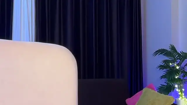 Snapshot of sexy_m23 chatting on 10/01/25, 02:28 sexy m23 online show from 10/01/25, 02:28