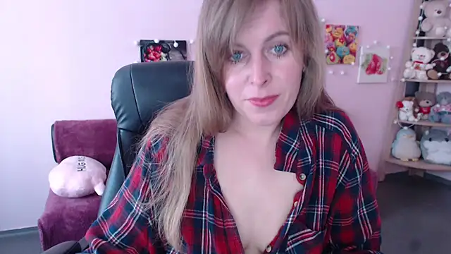 Hot Milady online show from 05/04/26, 07:26