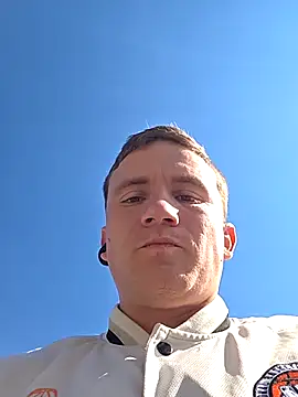 Snapshot of monitobuenchorro chatting on 09/16/25, 04:52 monitobuenchorro online show from 09/16/25, 04:52